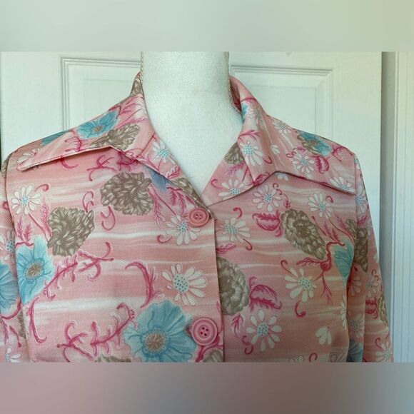 1970s Dart Collar Floral Shirt - Picture 2 of 5